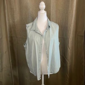 Brand new condition Universal Thread extra large Jean vest.